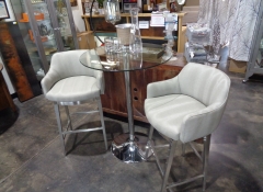 F 224 Round Bistro Table with 2 Stools $800